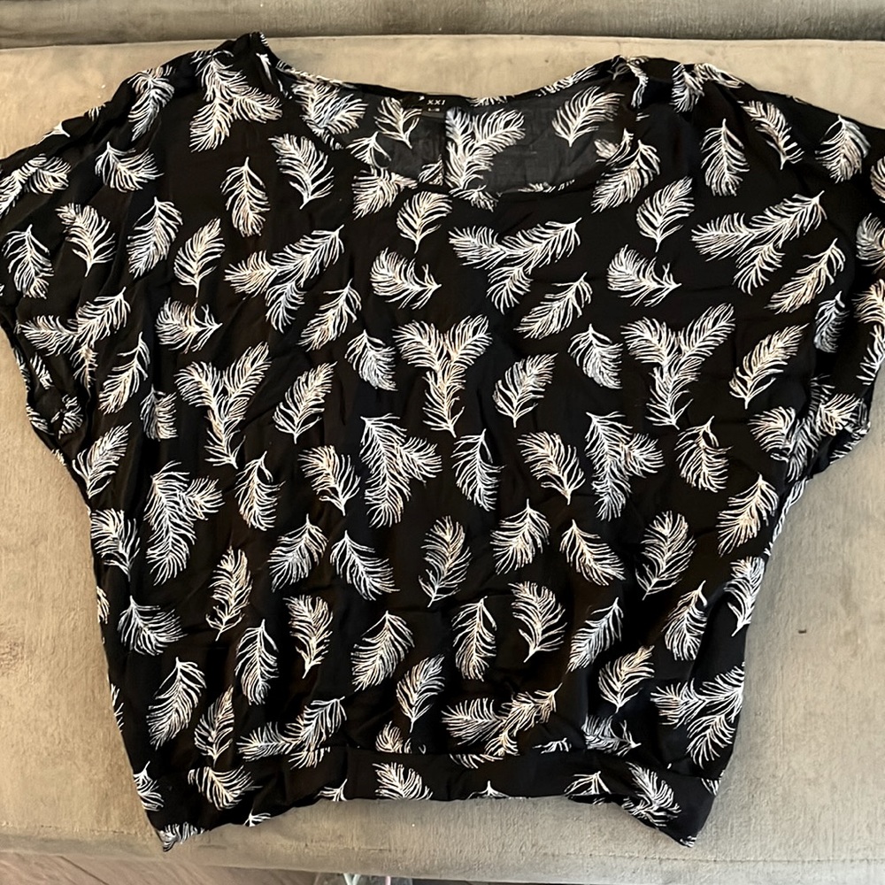 ✅ 2/$15 Forever 21 Tropical Printed Top